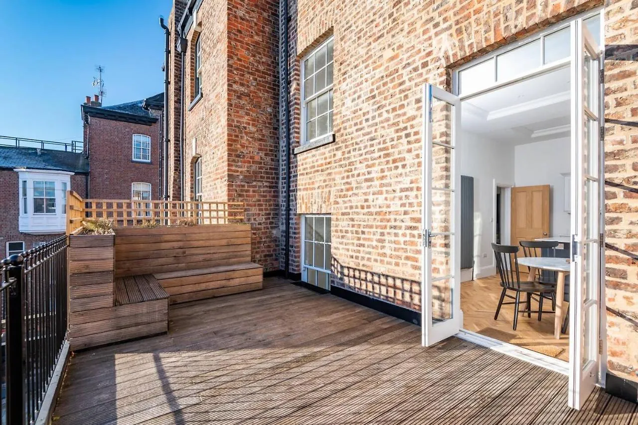 Ferienwohnung Pass The Keys Luxurious Duplex With Parking York Apartment