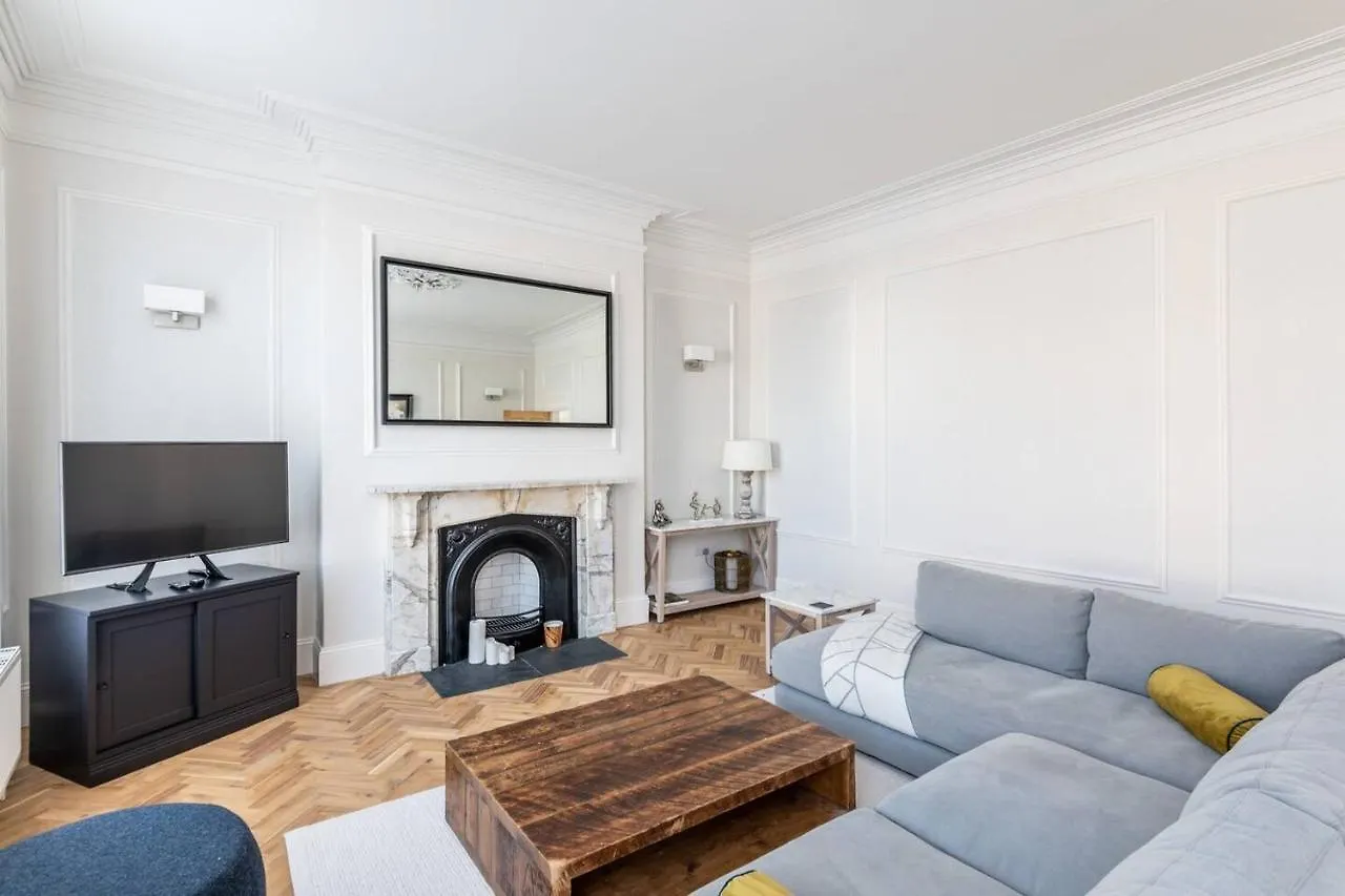 Ferienwohnung Pass The Keys Luxurious Duplex With Parking York