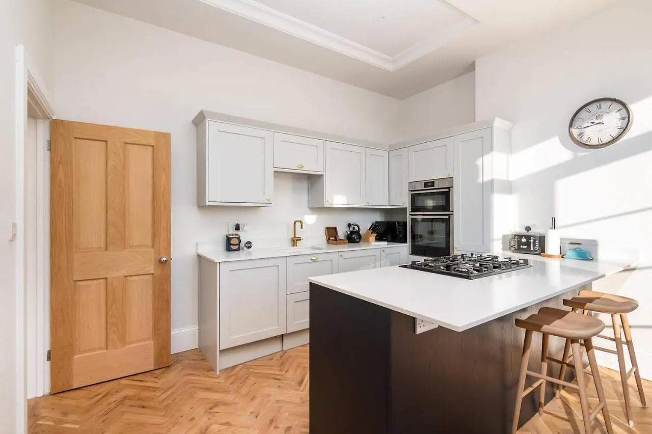 Apartment Ferienwohnung Pass The Keys Luxurious Duplex With Parking York